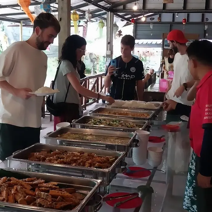 Thai lunch during Chiang Rai tour
